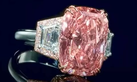 ஏலத்தில் சாதனை படைத்த அரிய வகை இளஞ்சிவப்பு நிற 'பிங்க் ஸ்டார்' வைரம்