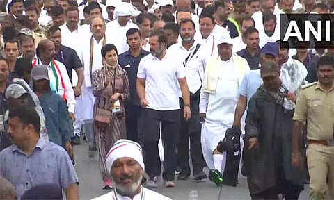 கர்நாடகத்தில் 12-வது நாளாக ராகுல்காந்தி நடைபயணம்...!