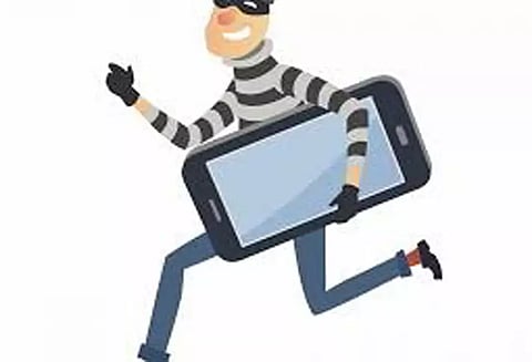 சங்கராபுரத்தில் பிளஸ்-2 மாணவரிடம் கத்தியை காட்டி மிரட்டி செல்போன் பறிப்பு 2 பேர் கைது