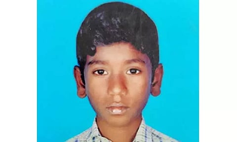 பண்ருட்டி அருகே ரெயிலில் அடிபட்டு மாணவன் சாவு