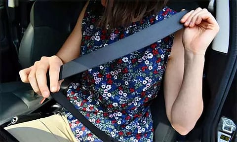 மும்பையில் நவம்பர் 1 முதல் கார்களில் வாகன ஓட்டிகள் மற்றும் பயணிகள் சீட் பெல்ட் அணிவது கட்டாயம்