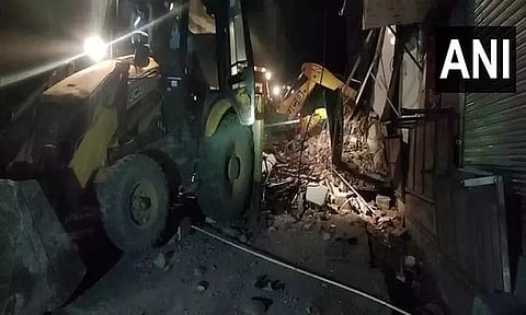 உத்தரபிரதேச மாநிலம் அலிகாரில் கட்டிடத்தின் மேற்கூரை இடிந்து விழுந்து விபத்து: 4 பேர் காயம்!