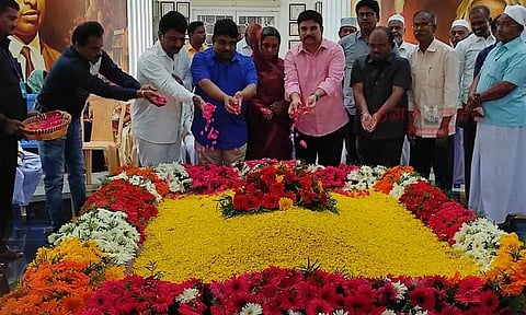 ஏவுகணை நாயகன் அப்துல் கலாமின் 91-வது பிறந்தநாள் - நினைவகத்தில் குடும்பத்தினர் மரியாதை