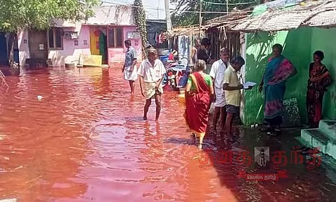 எடப்பாடி அருகே சரபங்கா நதியில் வெள்ளப்பெருக்கு; குடியிருப்புகளை சூழ்ந்த தண்ணீர்