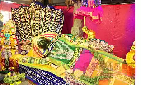 புரட்டாசி கடைசி சனிக்கிழமையையொட்டி பெருமாள் கோவில்களில் சிறப்பு பூஜை திரளான பக்தர்கள் சாமி தரிசனம்