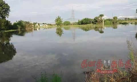 சேலம் மாவட்டத்தில், கொட்டித்தீர்த்த கனமழை: நெல், மரவள்ளிக்கிழங்கு பயிர்கள் தண்ணீரில் மூழ்கின; விவசாயிகள் கவலை