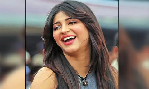 முகத்தில் 'சர்ஜரி' செய்துகொண்டது ஏன்? சுருதிஹாசன் விளக்கம்