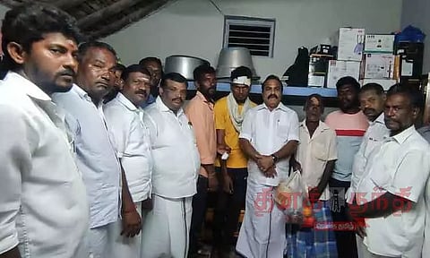 மீனவர்களுக்கு, அ.தி.மு.க. மாவட்ட செயலாளர் ஆறுதல்