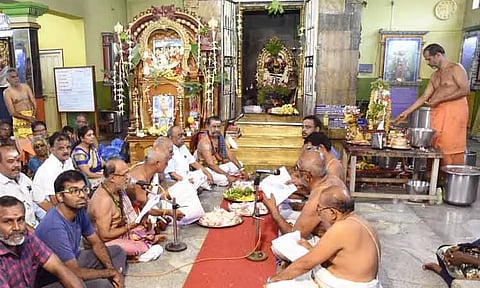 ஆஞ்சநேயர் கோவிலில் ஏகதின லட்சார்ச்சனை