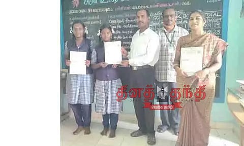 10-ம் வகுப்பு அசல் மதிப்பெண் சான்றிதழ் வினியோகம்