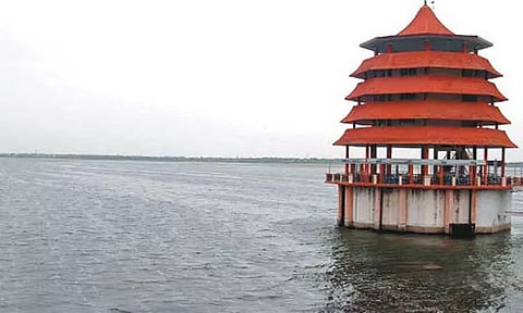 கடந்த ஆண்டை ஒப்பிடுகையில் சென்னை மாநகருக்கு குடிநீர் வழங்கும் ஏரிகளில் 3 டி.எம்.சி. நீர் இருப்பு குறைவு