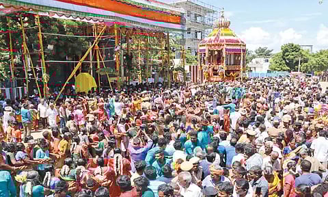 மணலி புதுநகர் அய்யா வைகுண்ட தர்மபதி கோவில் தேரோட்டம்