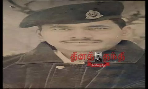 மரத்தில் கார் மோதிய விபத்தில் முன்னாள் ராணுவ வீரர் சாவு