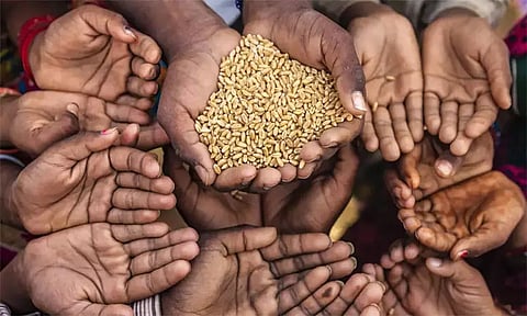 இலவச உணவு அளிக்கும் திட்டம்: அரிசி, கோதுமை போதிய அளவு உள்ளது - மத்திய அரசு தகவல்