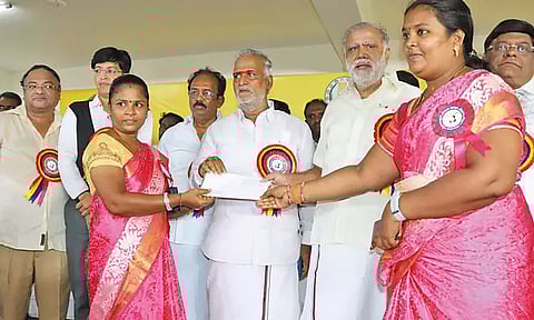 ராயபுரத்தில் கூட்டுறவு வங்கி புதிய கட்டிட திறப்பு விழா: இன்னும் ஒரு வாரத்தில் மகளிர் சுயஉதவி குழு கடன்கள் தள்ளுபடி - அமைச்சர் ஐ.பெரியசாமி தகவல்