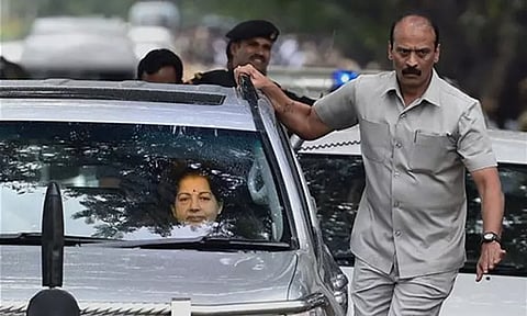 ஜெயலலிதாவுக்கு சிகிச்சையளித்த அப்பல்லோவில் சிசிடிவி அகற்றம் ஏன்? பாதுகாவலர் வீரப்பெருமாள்