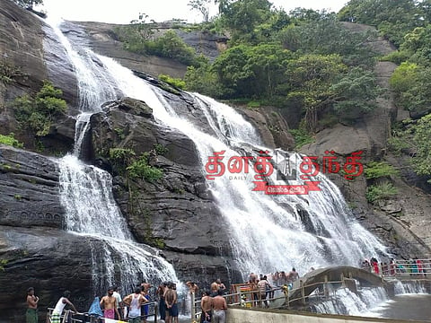 குற்றாலம் அருவிகளில் நீர்வரத்து அதிகரிப்பு
