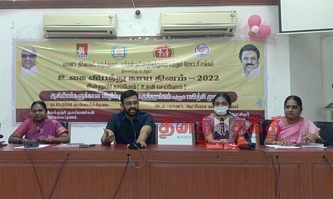 பள்ளி மாணவ-மாணவிகளுக்கு சாலை விதிகளை கற்றுத்தர வேண்டும்