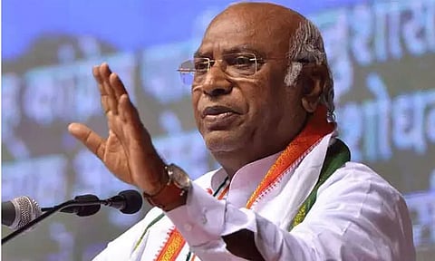 24 ஆண்டுகளுக்கு பின் நேரு குடும்பம் அல்லாத ஒருவர்....! காங்கிரஸ் தலைவர் தேர்தலில் மல்லிகார்ஜுன கார்கே அபார வெற்றி