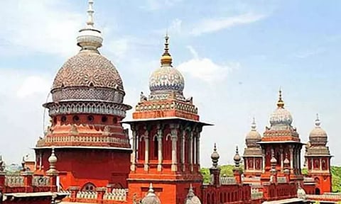 வாலிபரை கடத்திச் சென்று சொத்துகளை எழுதி வாங்கிய விவகாரம்: போலீஸ் அதிகாரிகள் மீதான வழக்கு சி.பி.ஐ. விசாரணைக்கு மாற்றம்