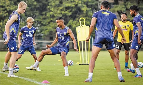 ஐ.எஸ்.எல். கால்பந்து போட்டி: சென்னையின் எப்.சி.-கோவா அணிகள் இன்று மோதல்