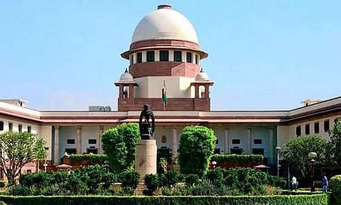 கேரள நடிகை கடத்தி துன்புறுத்தப்பட்ட வழக்கை வேறொரு நீதிபதிக்கு மாற்றக்கோரிய மனு - சுப்ரீம் கோர்ட் தள்ளுபடி