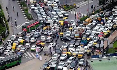 தீபாவளி பண்டிகையையொட்டி வாகன ஓட்டிகளுக்கு இன்ப அதிர்ச்சி கொடுத்த குஜராத் அரசு...!