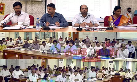 ஈரோடு மாவட்டத்தில் நடந்து வரும் வளர்ச்சி திட்ட பணிகள் குறித்த ஆய்வு கூட்டம்- கண்காணிப்பு அதிகாரி ஜி.பிரகாஷ் தலைமையில் நடந்தது