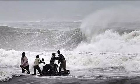 காற்றழுத்த தாழ்வு பகுதி இன்று தாழ்வு மண்டலமாக வலுப்பெறும் - வானிலை ஆய்வு மையம்