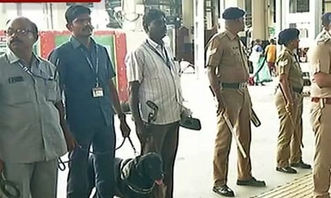 தீபாவளி பண்டிகையையொட்டி சென்னை சென்ட்ரல் ரெயில் நிலையத்தில் கூடுதல் பாதுகாப்பு