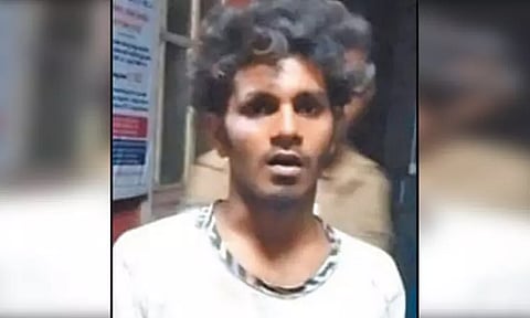 திருக்கழுக்குன்றம் வேதகிரீஸ்வரர் கோவில் 150 அடி உயர கோபுரத்தில் ஏறிய வாலிபரால் பரபரப்பு