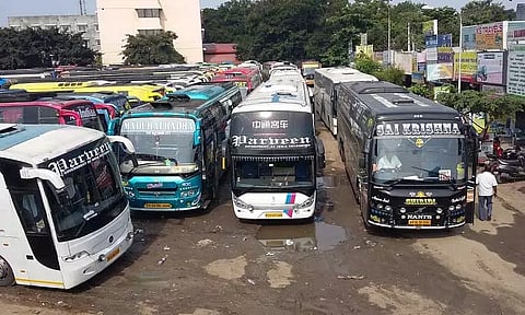 தீபாவளி பண்டிகையையொட்டி ஆம்னி பஸ்களில் கட்டணம் பல மடங்கு உயர்வு; பொதுமக்கள் அதிர்ச்சி