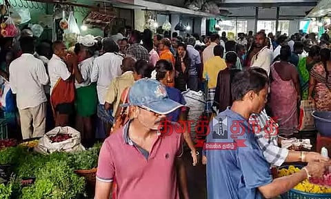 கரூர் பூ மார்க்கெட்டில் மல்லிகை பூ ரூ.2,000-க்கு விற்பனை