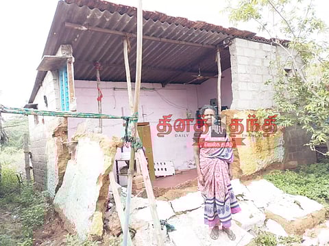 திண்டுக்கல்லில் கனமழைக்கு வீட்டின் சுவர் இடிந்து விழுந்தது