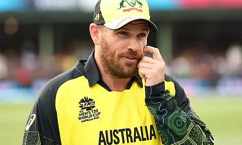 டி20 உலககோப்பை: இலங்கை அணிக்கு எதிரான ஆட்டத்தில் டாஸ் வென்ற ஆஸ்திரேலியா பந்துவீச்சு தேர்வு