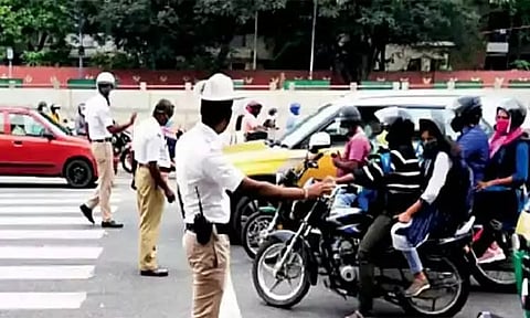 திருத்தப்பட்ட மோட்டார் வாகன சட்டத்தின் அடிப்படையில் நாளை முதலே அபராதம் வசூல் - சென்னை காவல்துறை அறிவிப்பு