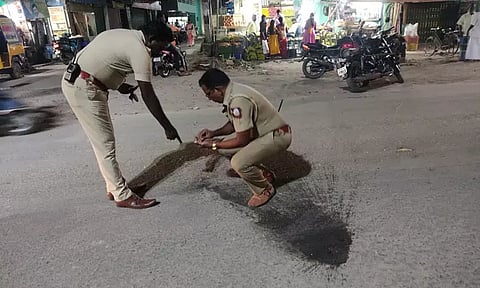 பஸ் நிலையத்தில் பெட்ரோல் குண்டு வீச்சு