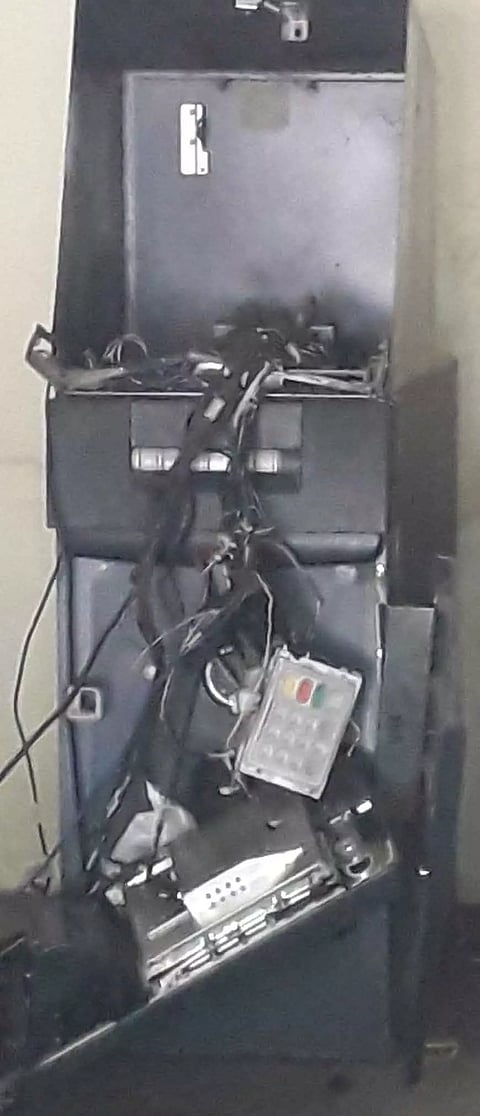 ஏ.டி.எம். எந்திரத்தை உடைத்து கொள்ளை முயற்சி