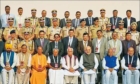 எல்லை தாண்டிய குற்றங்களை கையாள்வதில் மத்திய, மாநில அரசுகளுக்கு கூட்டு பொறுப்பு இருக்கிறது - அமித்ஷா