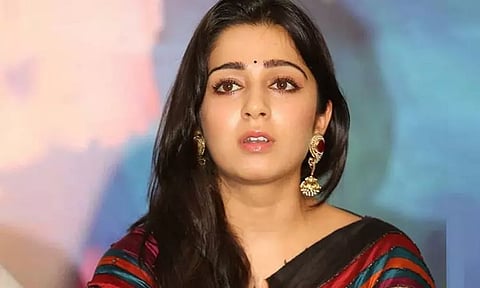 சார்மி தயாரித்த படத்துக்கு நஷ்ட ஈடு கேட்டு மிரட்டல் - போலீசில் புகார்