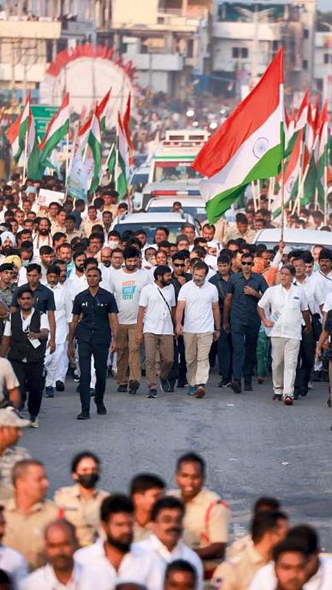காங்கிரஸ் எம்.பி ராகுல் காந்தி தெலுங்கானாவில் தனது நடைபயணத்தை மேற்கொண்டுள்ளார்