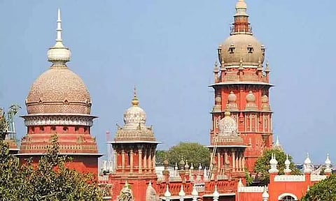 முன்னாள் அமைச்சர் எஸ்.பி.வேலுமணி மீதான டெண்டர் முறைகேடு வழக்கு - நவம்பர் 8-ந்தேதிக்கு ஒத்திவைப்பு