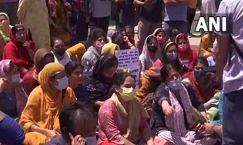 'காஷ்மீர் பண்டிட்டுகளின் அவலநிலை குறித்து வெள்ளை அறிக்கை வேண்டும்' - காங்கிரஸ் கோரிக்கை