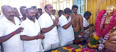 அரசியல் கட்சி தலைவர்கள் மரியாதை செலுத்த நேரம் ஒதுக்கீடு