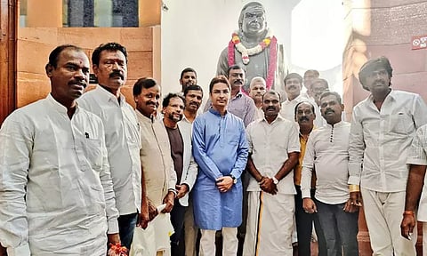 நாடாளுமன்ற வளாகத்தில் உள்ள பசும்பொன் முத்துராமலிங்க தேவர் சிலைக்கு மத்திய இணை மந்திரி எல். முருகன் மாலை அணிவித்து மரியாதை