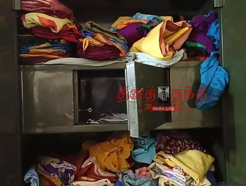 அக்காள், தங்கை வீட்டில் நகை-பணம் திருட்டு