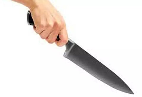 தொழிலாளிக்கு கத்திக்குத்து