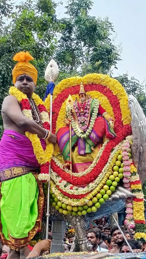 முருகனின் அறுபடை வீடுகளில் கோலாகலமாக நடைபெற்ற கந்தசஷ்டி திருவிழா...!