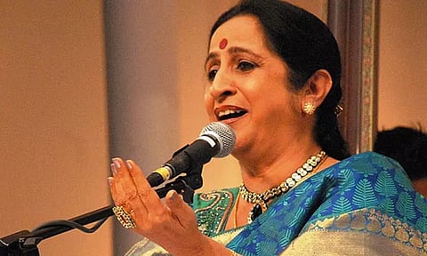 கர்நாடக இசைப்பாடகி அருணா சாய்ராமுக்கு செவாலியர் விருது