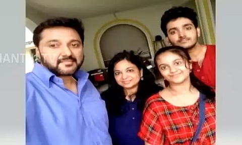 பிரபல சின்னத்திரை நடிகரின் மனைவி மரணம் - கோமாவிலேயே பிரிந்த உயிர்